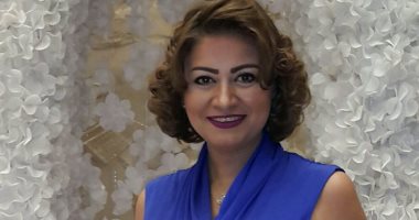 دينا فؤاد قنديل توقع عقد صدور آخر ما كتب والدها مع المصرية اللبنانية