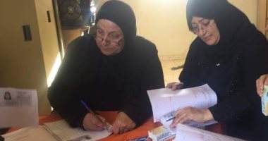 "القومى للمرأة" بشمال سيناء ينهى 460 استمارة بطاقات رقم قومى لأهالى الروضة