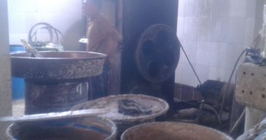 صور.. تموين الشرقية يضبط مصنعا غير مرخص لإنتاج الحلاوة الطحنية