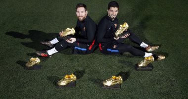 فيديو .. برشلونة يحتفل بأحذية ميسى وسواريز الذهبية