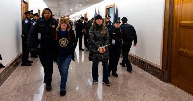 الشرطة الأمريكية تعتقل معتصمين معارضين لقانون الإصلاح الضريبى بالكونجرس
