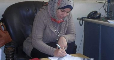 مدير الرعاية العاجلة بصحة بنى سويف توقع استمارة "علشان تبنيها" 