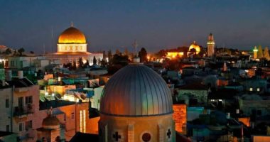إسرائيل تتواصل مع 10 دول لتنقل سفاراتها إلى القدس