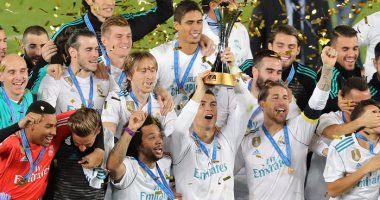 ريال مدريد يضع الشارة الذهبية لأبطال العالم على قميصه عاما جديدا