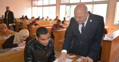 رئيس جامعة الزقازيق: 1250 طالبا بالتعليم المدمج بدأوا الدراسة
