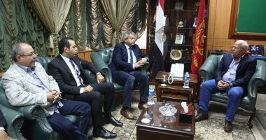 وزير الرياضة يلتقى محافظ بورسعيد قبل زيارة المجمع الرياضى بالمحافظة 