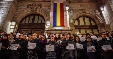 صور.. قضاة رومانيا يتظاهرون احتجاجا على تغييرات بالنظام القانونى بالبلاد