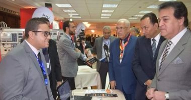 وزير التعليم العالى ورئيس جامعة المنوفية يتفقدان معرض MEPOCON2017