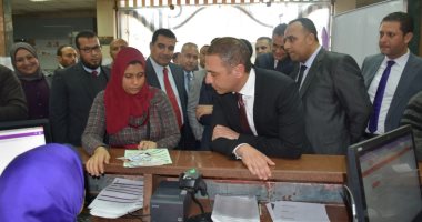 رئيس المصرية للاتصالات يتفقد خدمة عملاء الزقازيق ويلتقى العاملين 