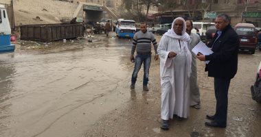 كسر ماسورة مياه يغرق شوارع منطقة عرب الوالدة بحلوان