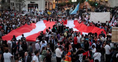 صور.. مظاهرات فى بيرو ضد البرلمان بعد تصويته على عزل الرئيس بيدرو بابلو