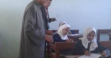 رئيس منطقة الأقصر الأزهرية يتفقد امتحانات النقل بمعهد الشيخ الشافعى