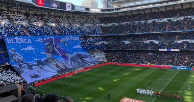فيديو.. جماهير ريال مدريد تبهر العالم بدخلة رائعة فى كلاسيكو برشلونة