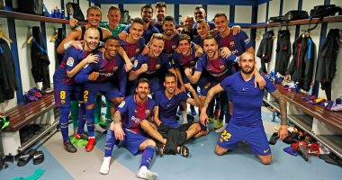 فيديو.. احتفال لاعبى برشلونة بغرفة خلع الملابس بعد بالكلاسيكو