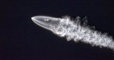 صور.. نجاح إطلاق صاروخ فالكون 9 وسكان كاليفورنيا يشاهدونه فى السماء