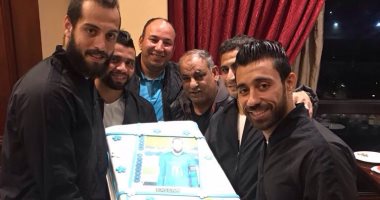 صور.. لاعبو طلائع الجيش يحتفلون بعيد ميلاد محمد بسام