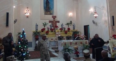 الكنيسة اللاتينية بالسويس تقيم قداس احتفالات عيد الميلاد وسط إجراءات أمنية مشددة