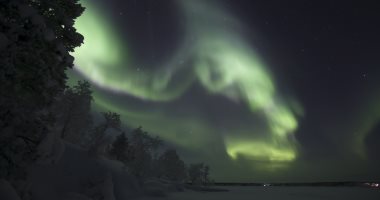 صور.. أضواء الشفق القطبى المبهرة تضئ سماء فنلندا