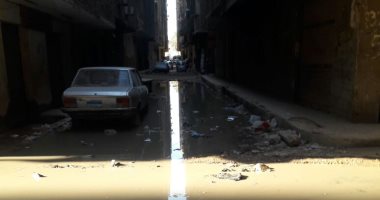 كسر ماسورة مياه بشارع عمر بن الخطاب فى مدينة قباء.. والأهالى يستغيثون