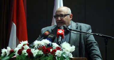 رئيس جامعة عين شمس يصدر قرارات بتعيين وكلاء جدد بكلية التجارة 