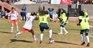 حسين عبد اللطيف: منتخب الكرة النسائية يسير على الطريق الصحيح 