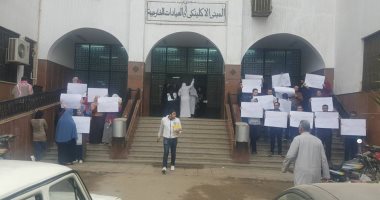 أطباء جامعة الزقازيق يطالبون بالإفراج عن زميلهم المحبوس