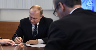 ننشر صور تقدم الرئيس الروسى بأوراق ترشحه لانتخابات الرئاسة