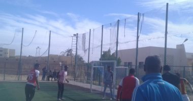 صور.. الرياضة من أجل السلام شعار دورى المصالح الحكومية لكرة القدم بالداخلة