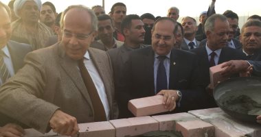 صور.. وزير التنمية المحلية يضع حجر أساس مجمع الأثاث بسوهاج بتكلفة 450 مليون جنيه