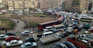 محافظة القاهرة: بحث تخصيص جزء من موقف السيرفيس بالمطرية للباعة الجائلين