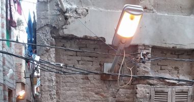قارئ يرصد كشافات الكهرباء مضاءة نهارا بالإسكندرية ويطالب بمحاسبة المقصرين 