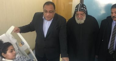 صور.. رئيس جامعة حلوان يزور مصابى كنيسة مارمينا.. ويؤجل امتحانات مصابة