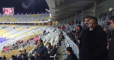 مدير أمن الإسكندرية يتابع تأمين مباراة الأهلى وأتليتكو مدريد داخل المدرجات