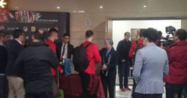 فيديو وصور.. وصول فريق أتليتكو مدريد الإسبانى مطار برج العرب بالإسكندرية