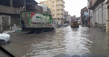 مياه الأمطار تغرق شوارع مدينة أدكو بمحافظة البحيرة