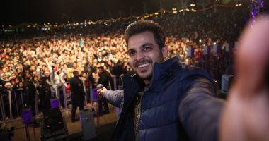 صور.. محمد رشاد يقدم أولى حفلاته ليلة رأس السنة فى مدينتى