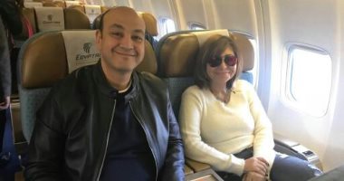 عمرو أديب ولميس الحديدي يغادران إلى بيروت لقضاء أجازة رأس السنة