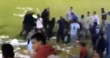 فيديو.. لاعب مكسيكى يقتل حكما فى الملعب بسبب بطاقة حمراء