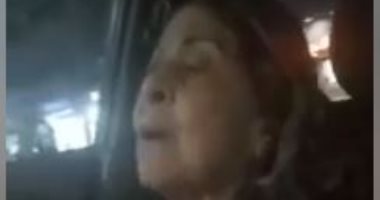 فيديو.. آمال فريد حبيبة عبد الحليم حافظ فى حوار مع سائق تاكسى
