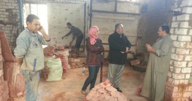 رئيس غرفة "الحرف اليدوية" يتفقد ورش الفخار بمحافظة الغربية
