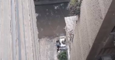 قارئ يرصد انفجار ماسورة مياه بشارع الدويدار بمنطقة حدائق القبة