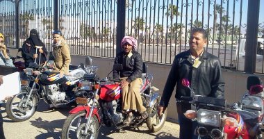 صور.. محافظ جنوب سيناء يوزع دراجات بخارية على ذوى الاحتياجات الخاصة