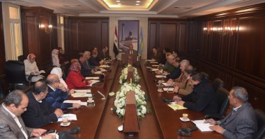 محافظ الإسكندرية يوجه بتكثيف أعمال النظافة بالعامرية وبرج العرب