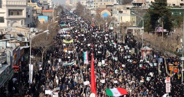 مسيرات موالية للحكومة فى إيران وطهران تنتقد سياسة ترامب