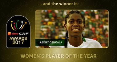 فيديو.. النيجيرية أوشوالا تتوج بجائزة أفضل لاعبة فى أفريقيا 2017