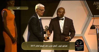كوبر: جائزة أفضل مدرب فى أفريقيا هدية للمصريين..وصلاح مصدر السعادة