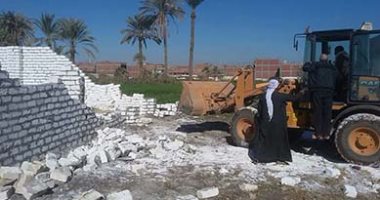 صور.. سمسطا تنفذ 13 قرار إزالة لتعديات على الأراضى الزراعية فى بنى سويف