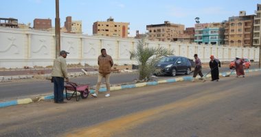  حملات نظافة وتجميل الشوارع والميادين بمدينة طهطا فى سوهاج