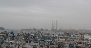 توقف حركة الصيد فى ميناء بورسعيد بسبب الرياح الشديدة لنوة عيد الميلاد