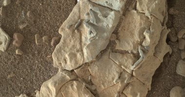 مسبار "كريوسيتى" يلتقط صورا جديدة لأجسام غريبة على سطح المريخ 